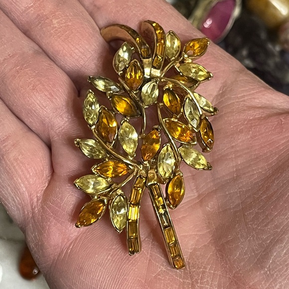 Vintage Coro Rhinestone Brooch - Picture 8 of 10